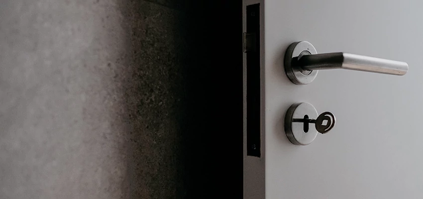 Front Door Handle Repair And Installation in Bret Harte, CA